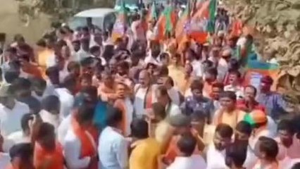 నిర్మల్: సమస్యలను నోట్ చేసుకున్న బండి సంజయ్