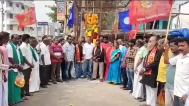 பெரம்பலூர்:அம்பேத்கார் சிலைக்கு மாலை அணிவித்து மரியாதை