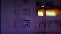 Bursa’da ev alev alev yandı! Komşusu film izler gibi izledi