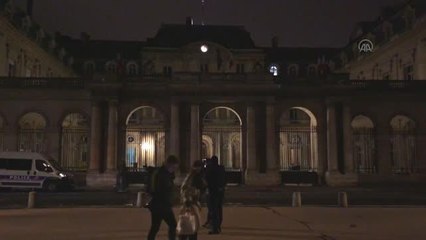 Fransa'da refakatsiz çocuk göçmenler soğuk hava şartlarında kalıcı barınma bekliyor