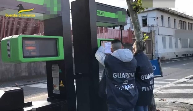 Catania - Contrabbando di carburanti, sequestri per 20 milioni a imprenditore legato al clan Carcagnusi (06.12.22)