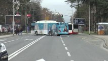 Kuzey Makedonya'da otobüs şoförleri başkentteki yolları kapatma eylemine devam etti