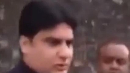 मऊ: ग्रामीणों ने पूछा साफ-सफाई तो भड़क उठे सभासद प्रतिनिधि, दबंगई का वीडियो वायरल