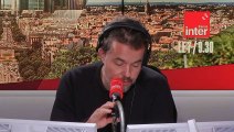 Le présentateur de la matinale de France Inter, Nicolas Demorand, les larmes aux yeux en évoquant la mort de son frère, le journaliste culinaire Sébastien Demorand: 
