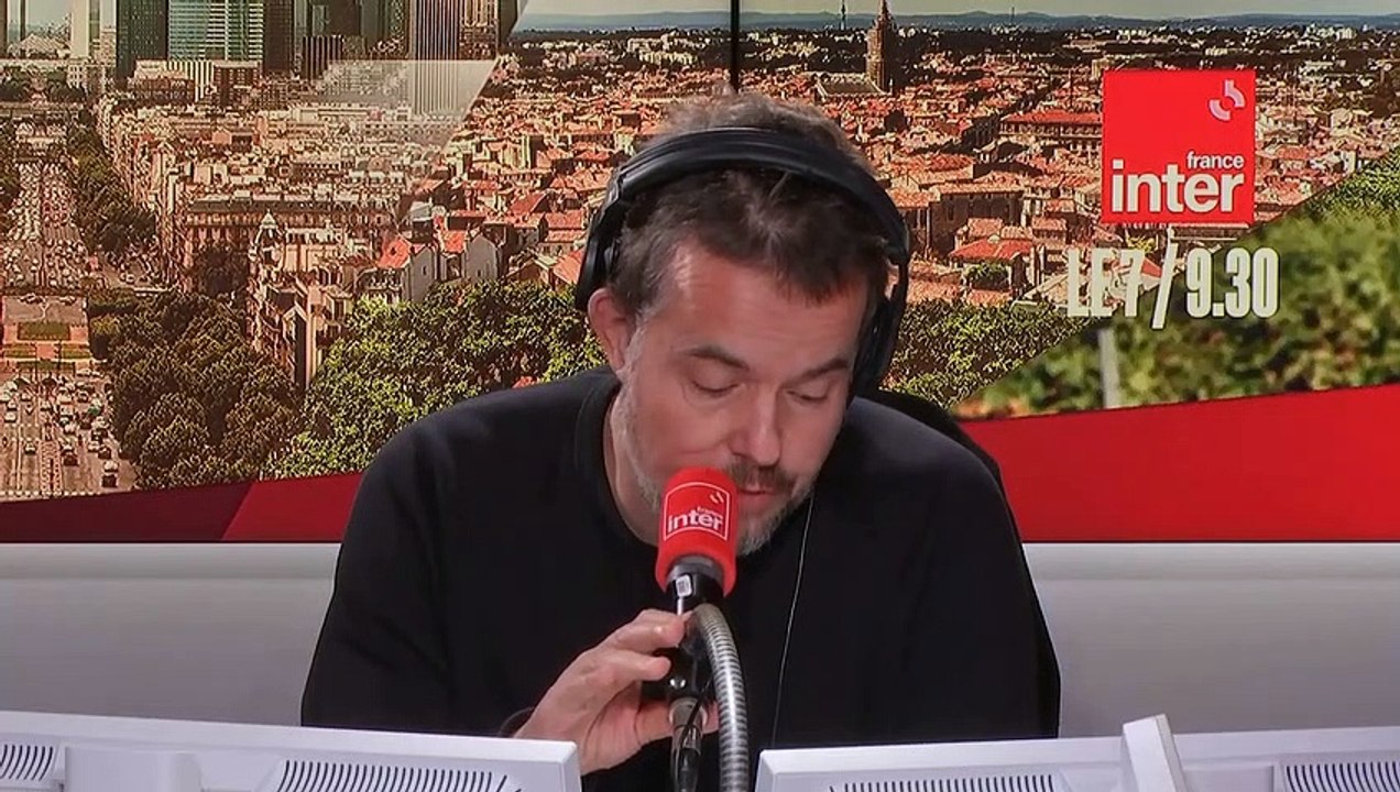 Le présentateur de la matinale de France Inter, Nicolas Demorand, les larmes aux yeux en évoquant la mort de son frère, le journaliste culinaire Sébastien Demorand: "Je suis bouleversé" - VIDEO