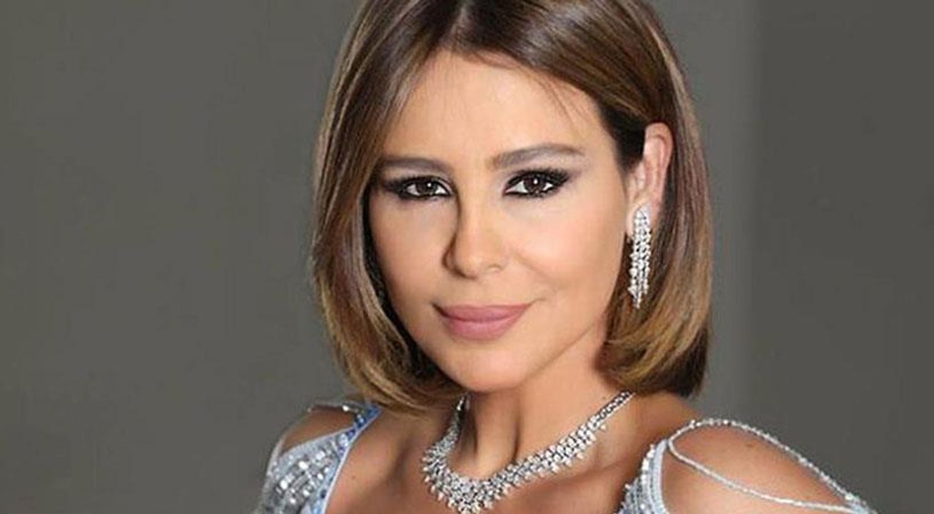 كارول سماحة نجمة اليوبيل الماسي للقنصلية اللبنانية في أوبرا الاسكندرية