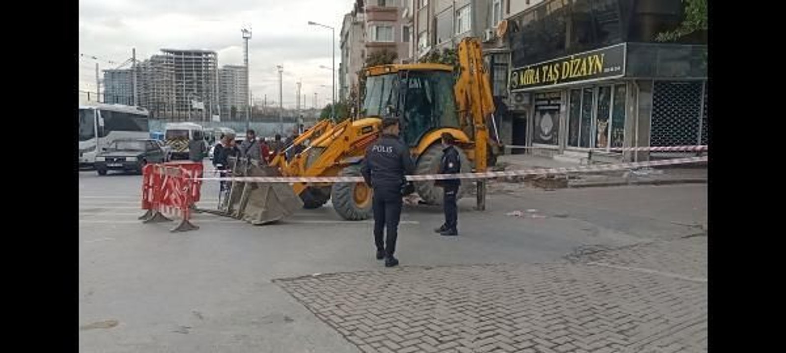 Zeytinburnu'nda kepçe operatörü engelliyi ezdi