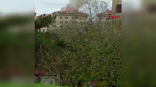 Etiler'de 7 katlı binanın çatısı alev alev yandı