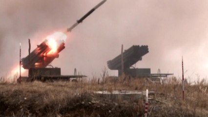 北, 동해 완충 구역에 포 100여 발 사격...이틀 연속 도발 / YTN