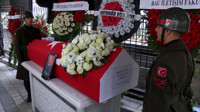 Özge Ulusoy'un babası Haydar Ulusoy son yolculuğuna uğurlandı