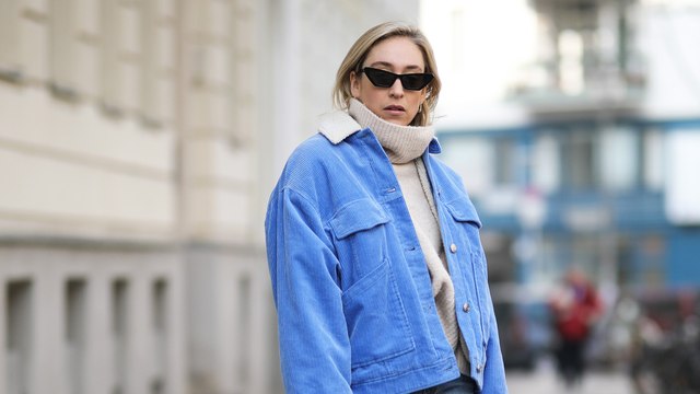 Das kannst du tun, wenn dein dicker Pulli nicht unter deine Jacke passt