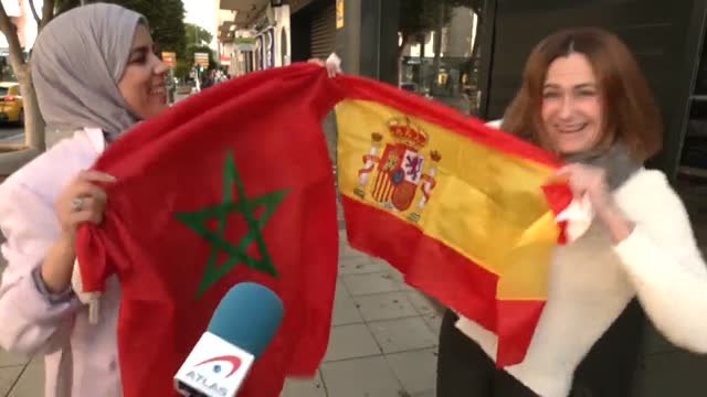 Las aficiones de España y Marruecos volcadas con sus selecciones