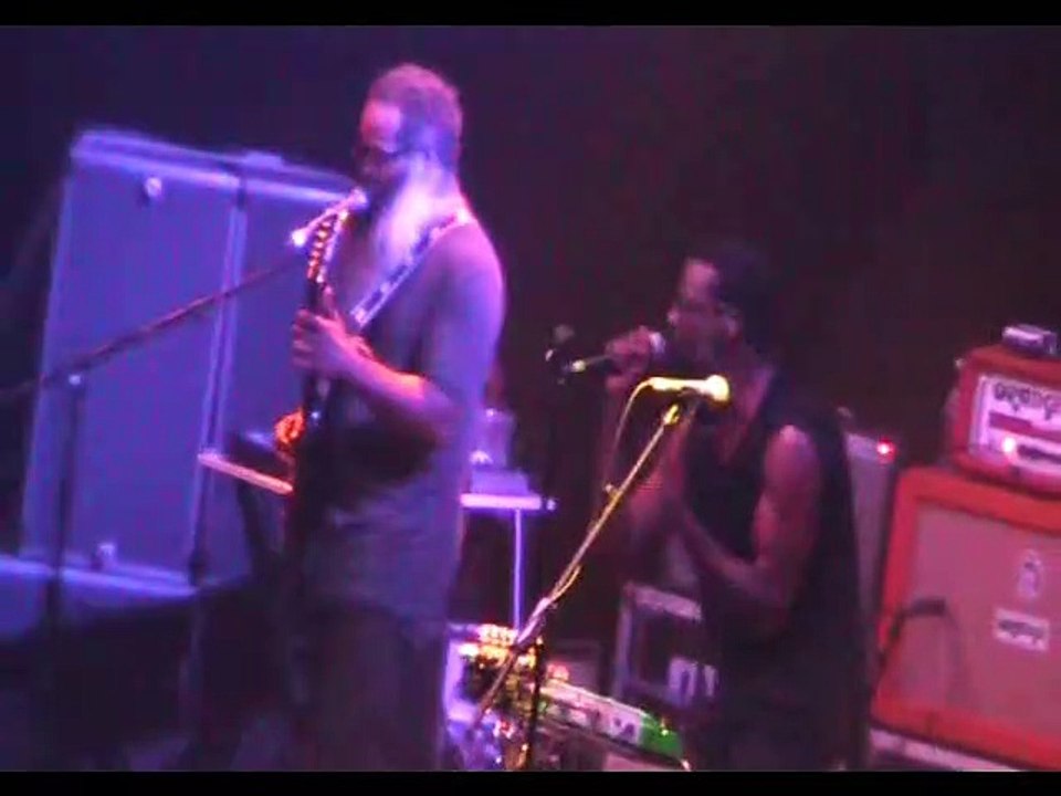 TV On The Radio - Staring at the Sun