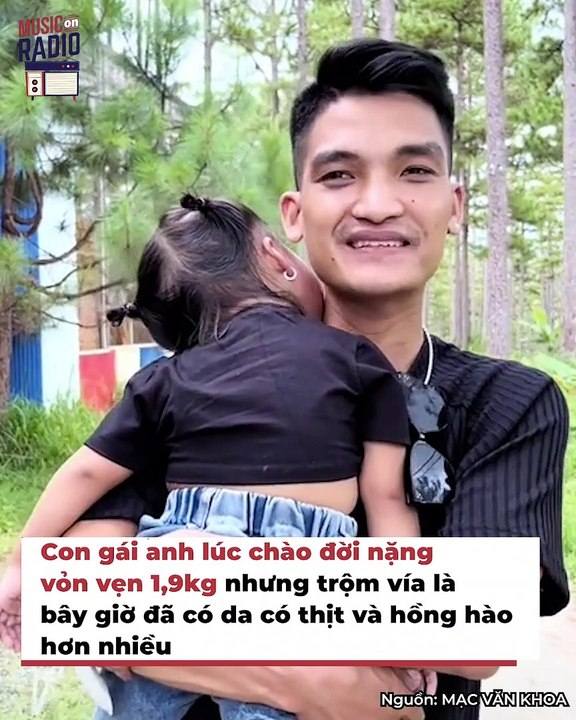 Ái nữ nhà Mạc Văn Khoa diện đồ đôi với mẹ: Không khác "người mẫu nhí" | Điện Ảnh Net