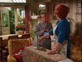 DE KOTMADAM SEIZOEN 2 AFLEVERING 1 DE VRIEND.