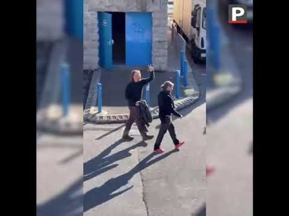 Martigues : quand Norman Reedus qui incarne  Daryl Dixon dans "The Walking Dead" salue ses fans