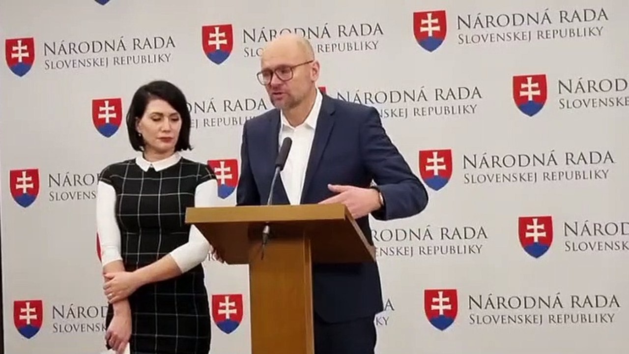ZÁZNAM: SaS navrhuje zvýšiť platbu za poistenca štátu, ako aj reguláciu zisku ZP