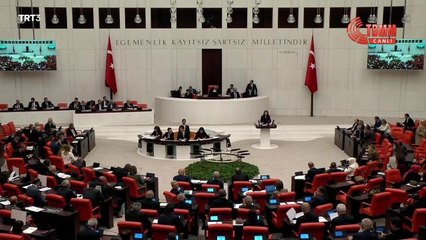 Züleyha Gülüm: "Erkek Şiddeti ile Mücadele Ettiğini Söyleyenler, 25 Kasım'da Kadınların Bacaklarını Kırdı"