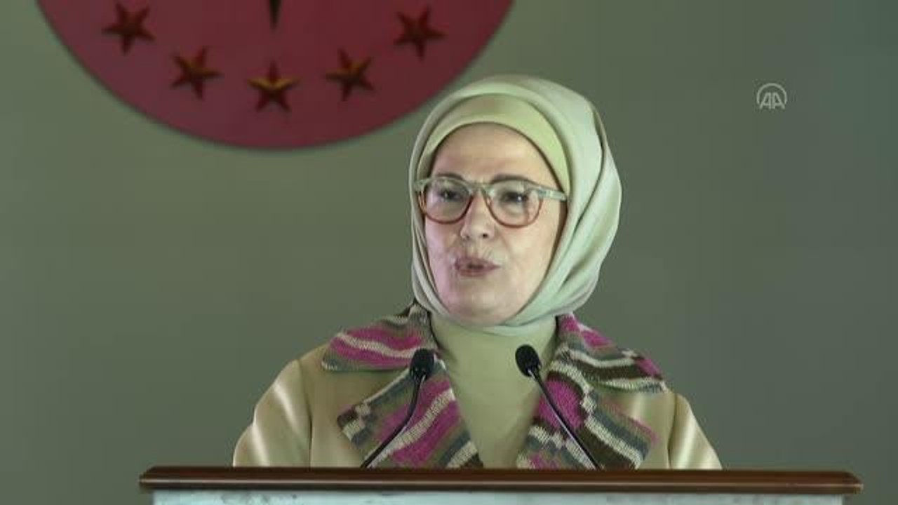 Emine Erdoğan, Dünya Gönüllülük Günü kapsamında düzenlenen "Afrika Evi" programına katıldı (4)