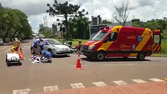 Mulher sofre fratura exposta após colisão de trânsito no Centro