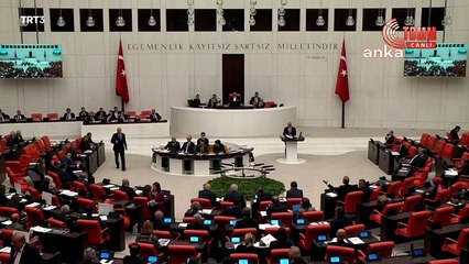 HDP'li Gergerlioğlu Bakan Bozdağ'a BİM'den aldığı çikolataları gösterdi: Bakın, terörist çikolatalar getirdim
