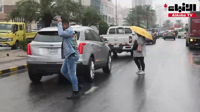 الأمطار مستمرة اليوم مع فرص لتساقط البرد.. والطقس يتحسن غداً