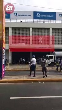 Fanáticos se quedan sin boletas luego de larga fila para juego Licey-Águilas
