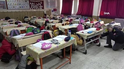 Kayseri İtfaiyesi ilkokul öğrencilerine mesleği tanıttı