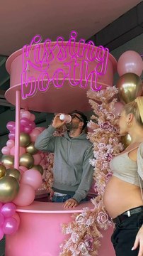 Αλεξάνδρου- Τούνη: Τα τρυφερά φιλιά στο πιο girly σκηνικό και η κοιλίτσα που διαρκώς... μεγαλώνει!