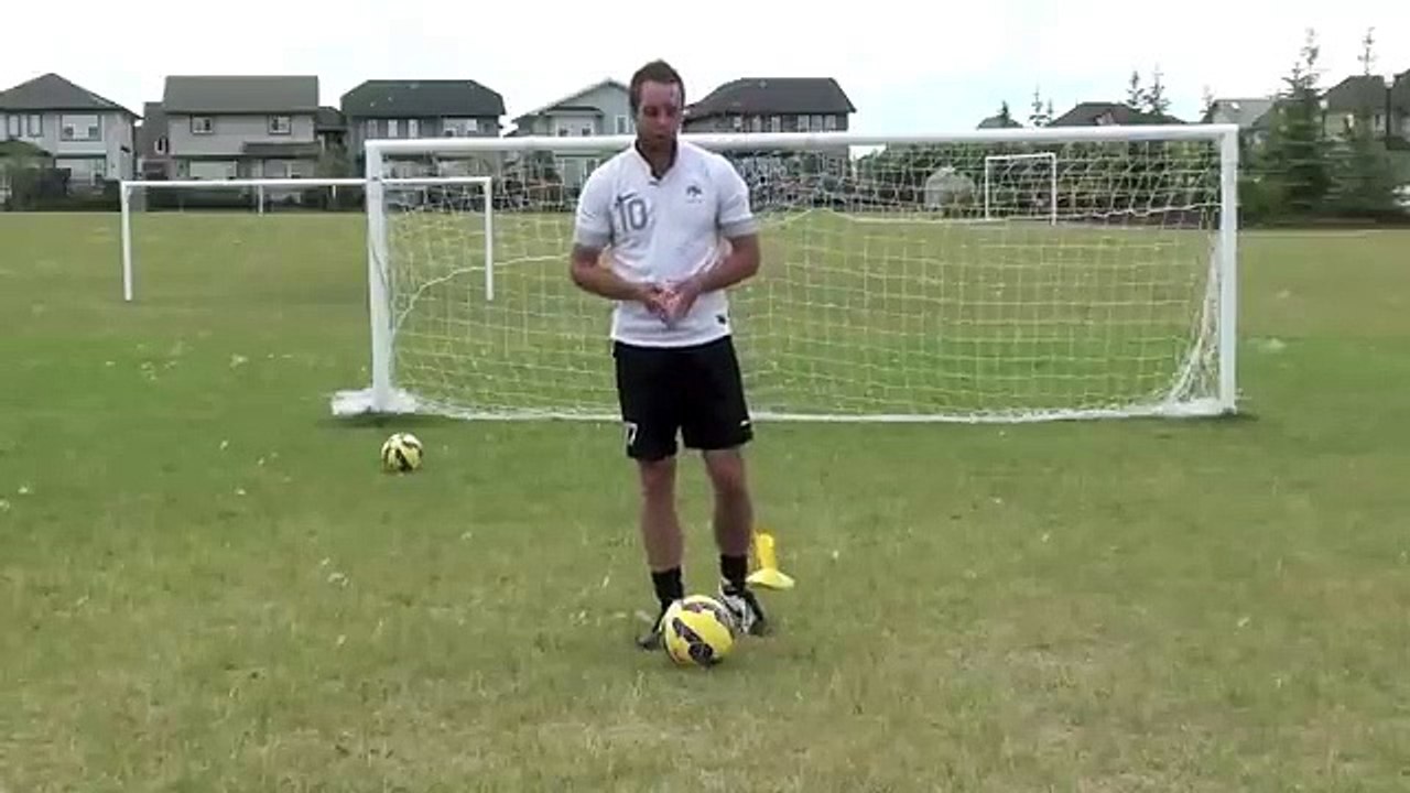 3 Ankle-Breaking Soccer Tricks To Beat Defenders In Soccer