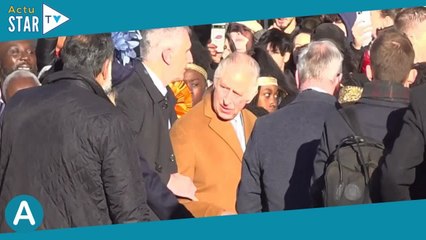 Charles III agressé en pleine rue par un jeune homme : il a été visé par un jet d'oeuf