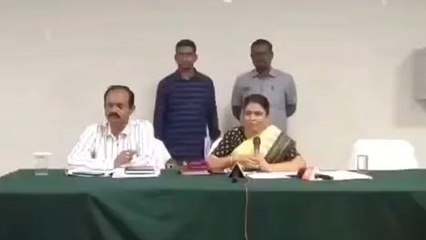 వనపర్తి: స్కాలర్ షిప్ లో ఎటువంటి పెండింగ్ ఉండకూడదు