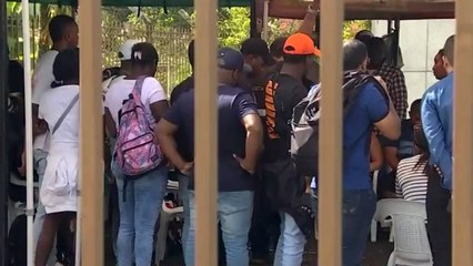 Familiares de las víctimas de accidente en Pueblo Rico esperan los cuerpos