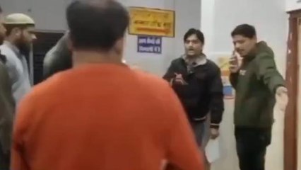 दतिया: महिलाओं का आपसी विवाद,जमकर चले लाठी-डंडे,जानिए पूरा मामला