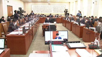 내년부터 '만 나이' 통일...법사위 통과, 본회의 남아 / YTN