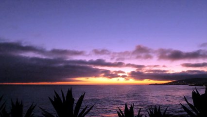 (ASMR) The sound of the sea during a sunset .