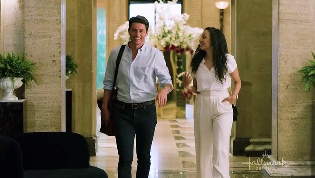 Coup de foudre à la française Bande-annonce (EN)