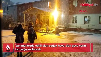 Van merkeze mevsimin ilk kar düştü