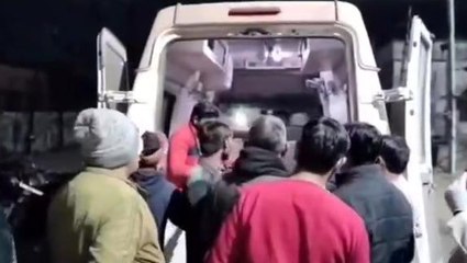 मथुरा: आवारा सांड से टकराकर बाइक सवार की हुई मौत, परिवार में मचा कोहराम