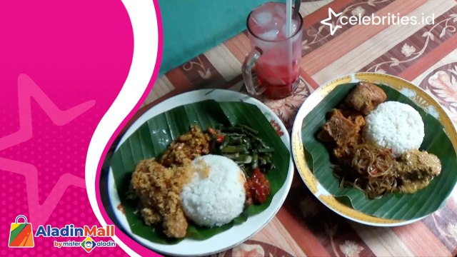 Nikmatnya Bersantap di Warung Legendaris, Masak dengan Tungku Arang