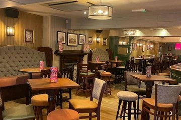 Blackpool Gazette news update 7 Dec 2022: A new name and look for former Molloys pub