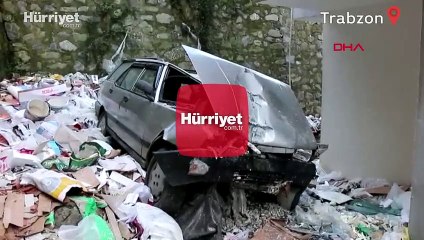 Trabzon'da 15 metreden apartman boşluğuna düşen otomobildeki sürücü yaralandı