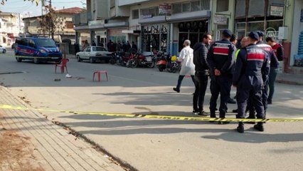 Télécharger la video: Osmaniye’de çıkan silahlı kavgada 1 kişi yaşamını yitirdi