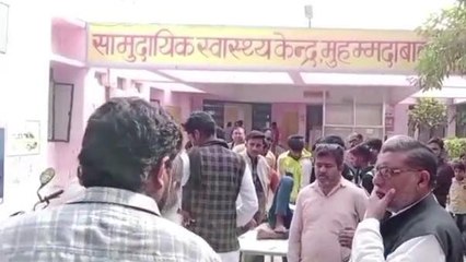 मऊ: तेज रफ्तार का कहर अज्ञात कार ने बाइक सवार को मारी भीषण टक्कर, देखें वीडियो