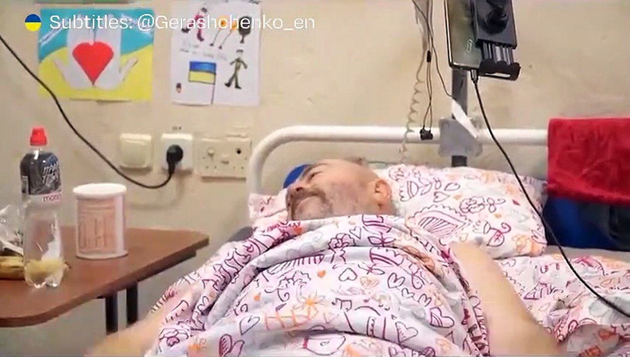 Zelensky oferece medalhas a soldados ucranianos internados em Kyiv