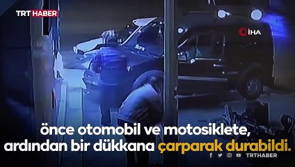 Ehliyetsiz sürücünün kullandığı otomobilin altında kalmaktan kıl payı kurtuldular