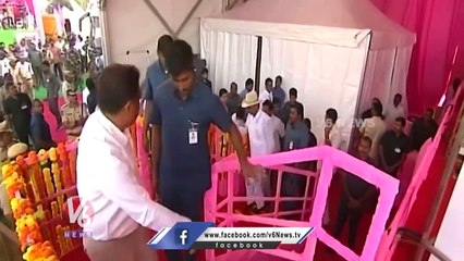 MLC Kavitha Enter On Stage Along With CM KCR In Jagtial Public Meeting _  V6 News