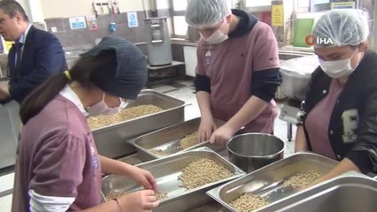 Öğrenciler hem üretiyor, hem de para kazanıyor