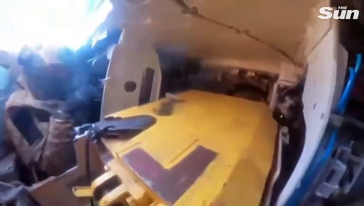 Incredible footage shows Ukrainian tank wiping out Russian troops