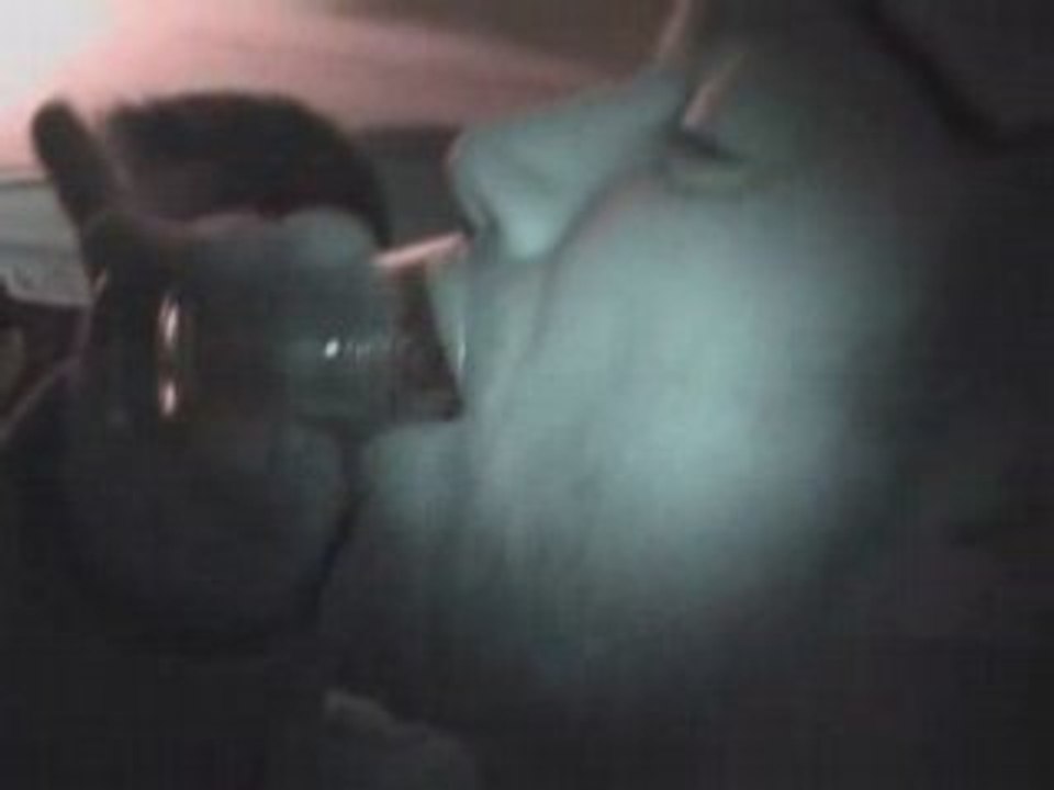 concert privé chez dju Denis boit un coup....